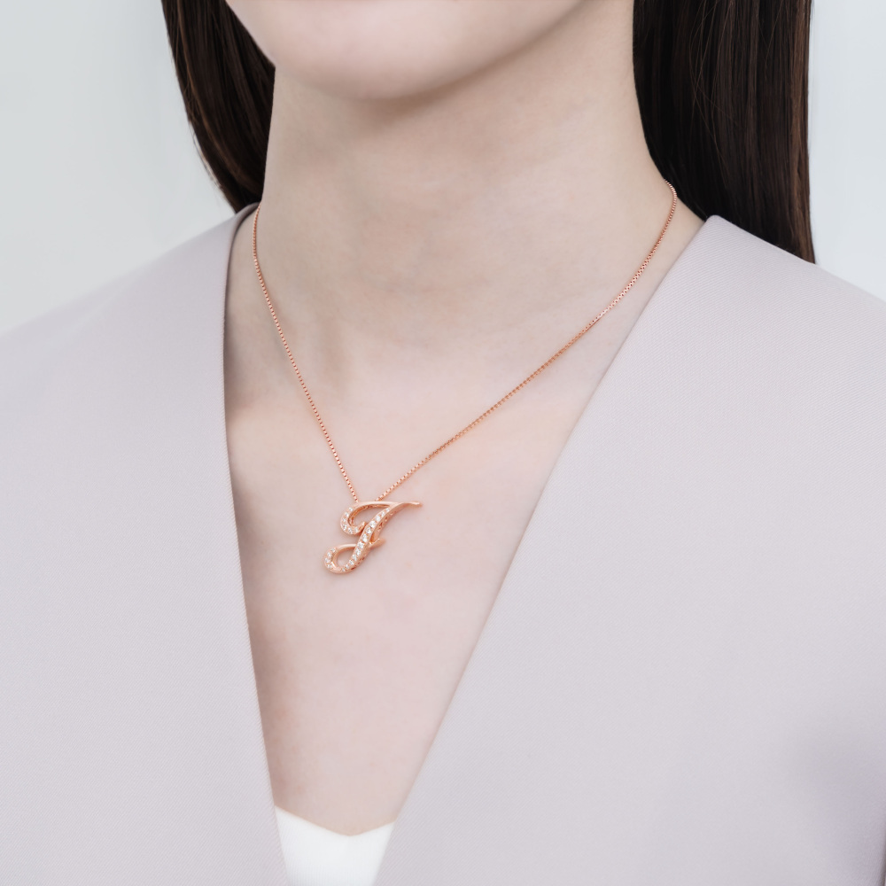 ゆきざき　アルファイニシャルペンダントトップ「J」　Mサイズ正規品 中古] ユキザキ アルファ イニシャルペンダントトップ【H】M