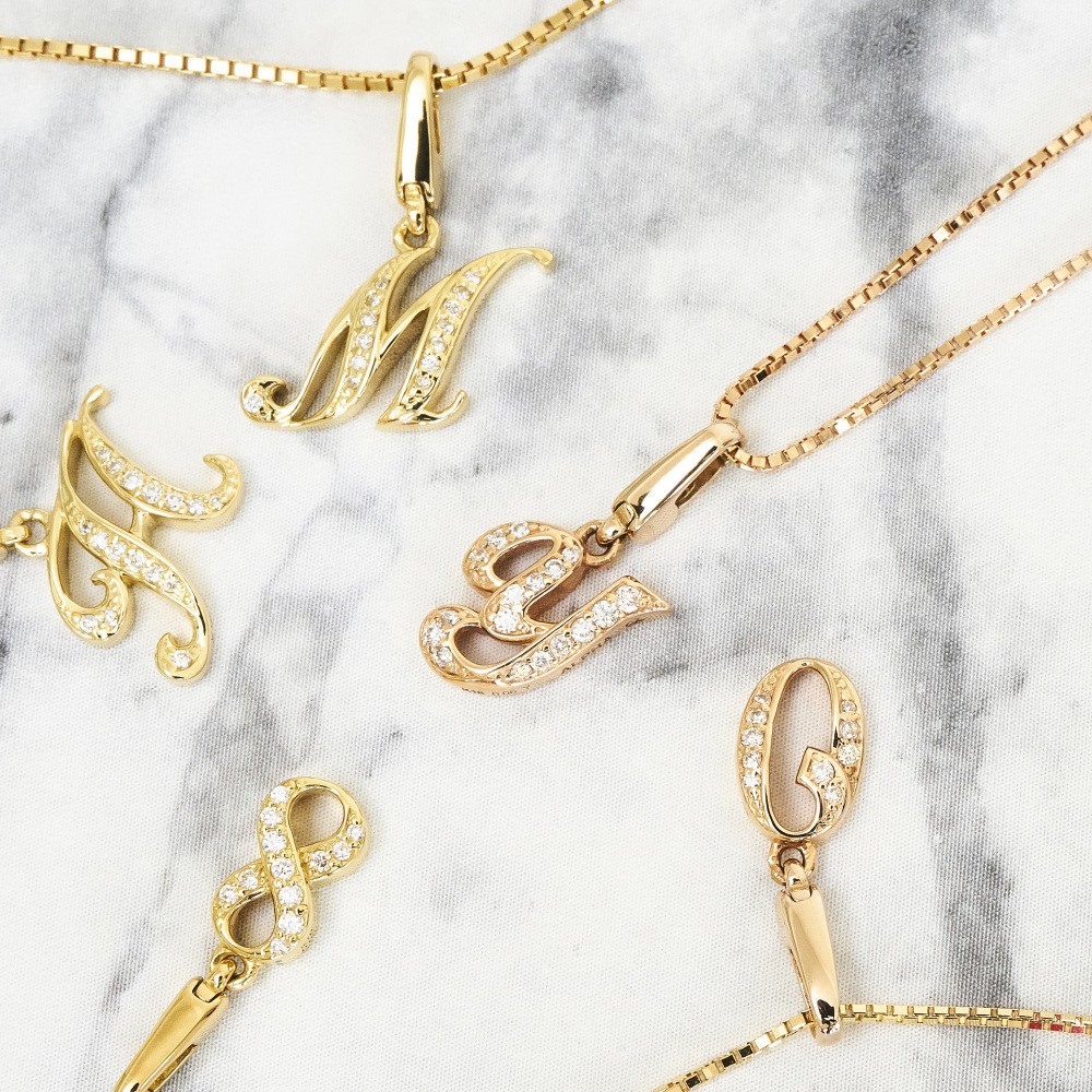 ゆきざき ノンブル アルファプティ イニシャルチャームF 楽天市場】【ゆきざき公式】ノンブル アルファプティ イニシャル