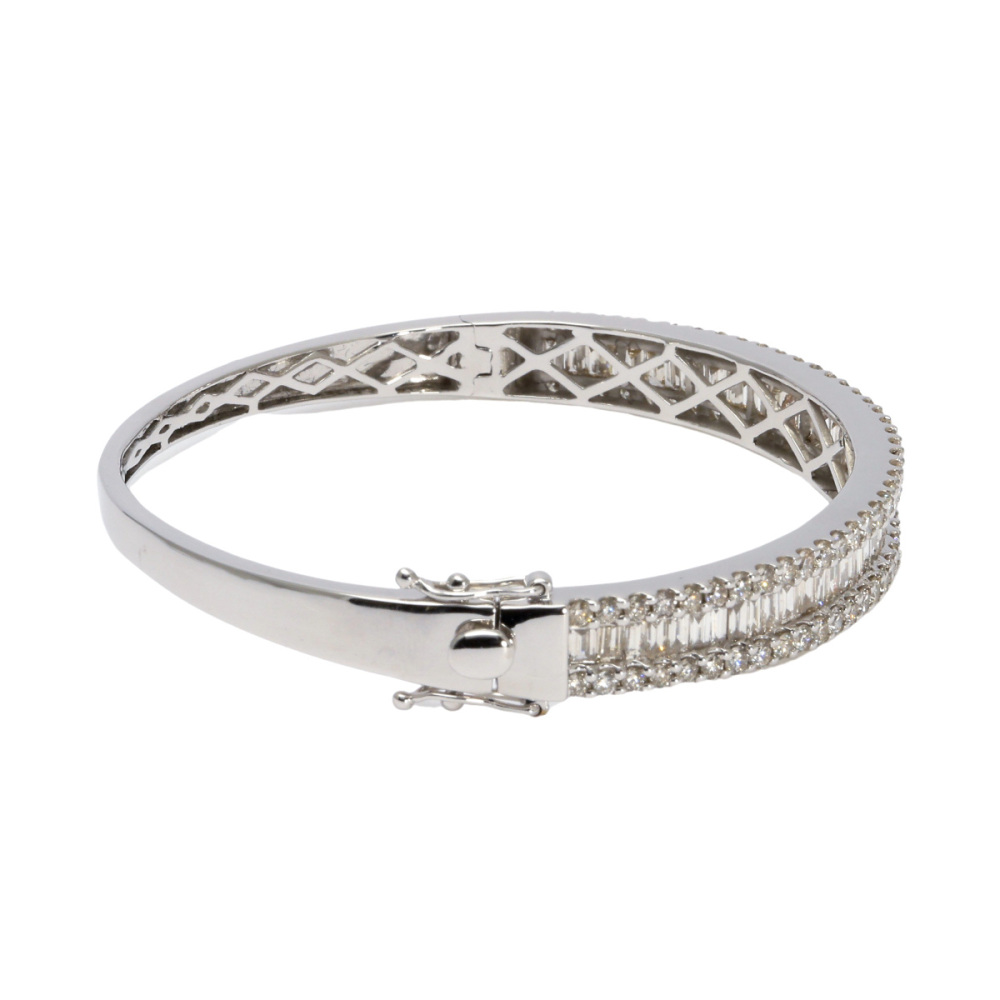 K18ホワイトゴールド ダイヤモンド バングル J257186 | ユキザキ