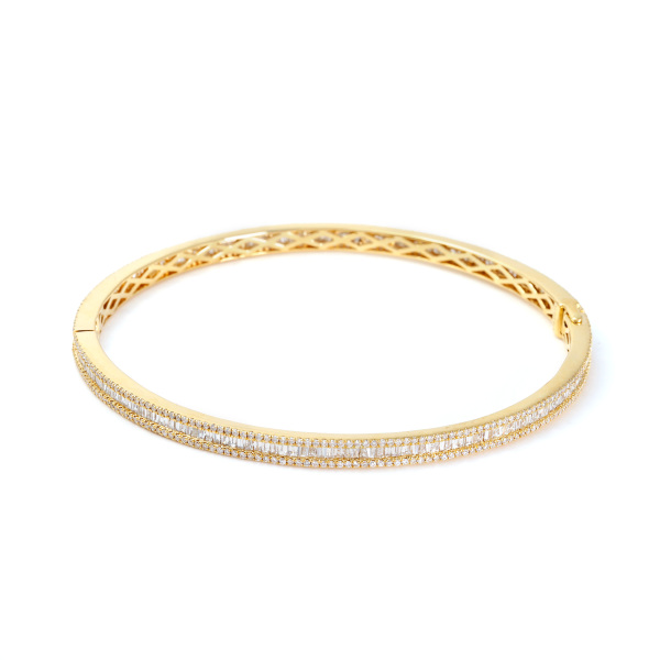 ユキザキセレクトジュエリー　18k.ダイヤバングル ユキザキセレクトジュエリー(YUKIZAKI SELECT JEWELRY) 高級