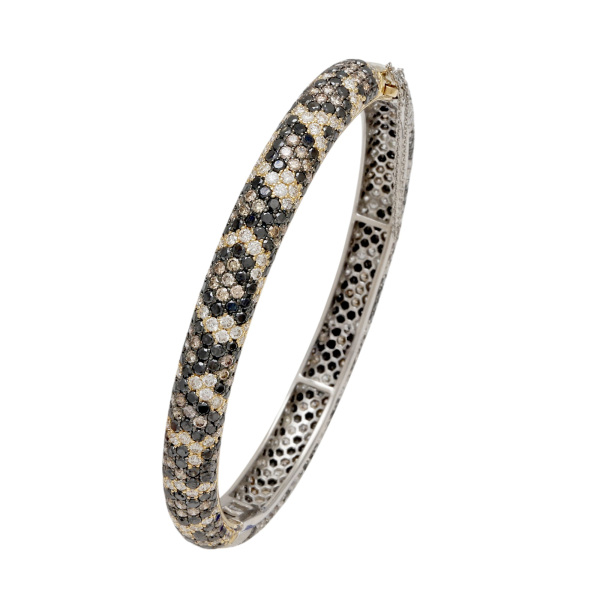 ユキザキセレクトジュエリー　18k.ダイヤバングル ユキザキセレクトジュエリー(YUKIZAKI SELECT JEWELRY) 高級