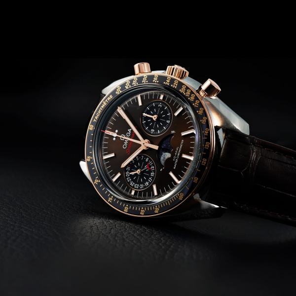 omega speedmaster オメガ スピードマスター ムーンフェイズ 44.25 MM 304.23.44.52.13.001
