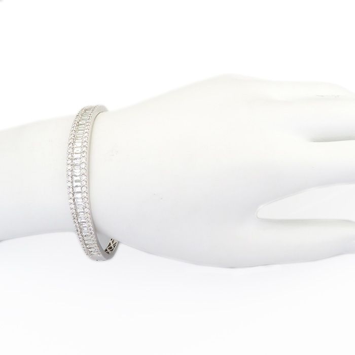 ユキザキセレクトジュエリー　18k.ダイヤバングル ユキザキセレクトジュエリー18k.ダイヤバングル