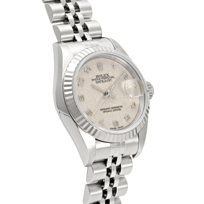 w240696-2.jpg