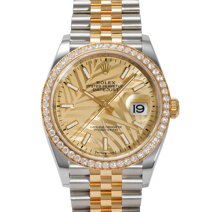 126 黄金色に輝く　テーブル 鉄の照明がつくる優しい灯りと過ごすひとときを好きな場所で。 | 大阪